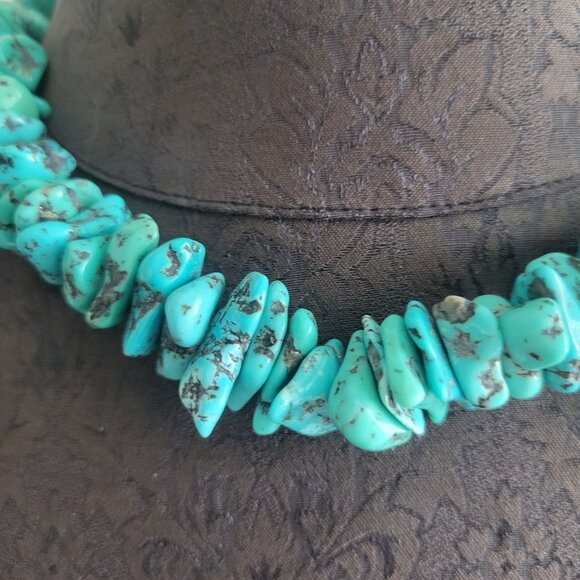 Handcrafted Chunky Turquoise Nugget Beaded Necklace With Toggle Clasp - Picture 7 of 7